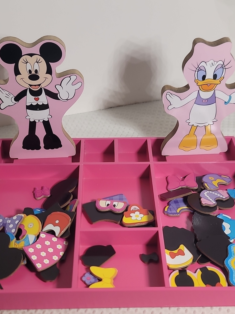 Disney Minnie & Daisy Magnetic Dress-Up Toy Set - Pink